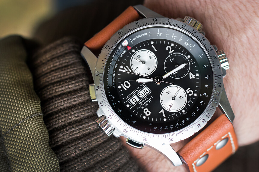 Un reloj precioso, pero adecuado para el tiempo libre, no para llevar con traje.