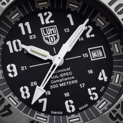 Luminox Mil Spec Inspired XL.3351.1.SET (+ correa de repuesto)
