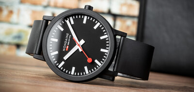 Mondaine Essence Quartz MS1.41120.RB