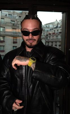 Casio G-Shock Original DWE-5600JB-1A9ER J. Balvin Collaboration (+correa y luneta de repuesto)