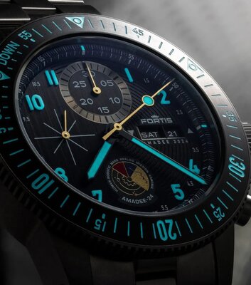 Fortis Novonaut N-42 Automatic Chronograph Amadee-24 F2040016 Limited Edition 100pcs (+ correa de repuesto)