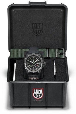 Luminox Land Recon Nav Spec XL.8837.SET (+ correa de repuesto)