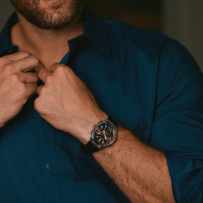 Bulova Curv Quartz 96K117 (+ correa de repuesto)
