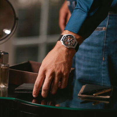 Bulova Curv Quartz 96K117 (+ correa de repuesto)